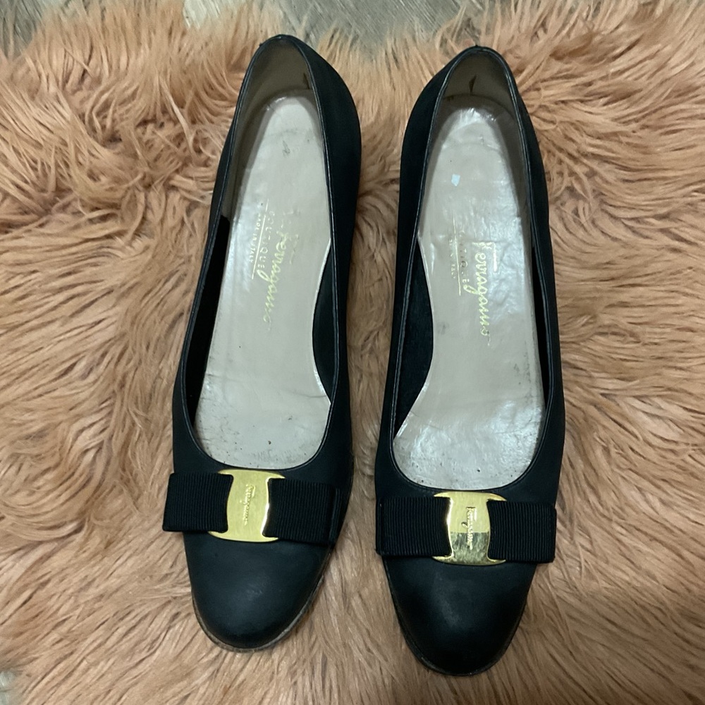Salvatore Ferragamo Black Heels Size 7 - Picture 1 of 9